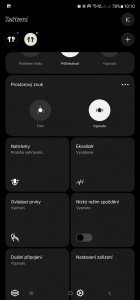 Menu aplikace Nothing X je poskládané z dlaždic Menu aplikace Nothing X je poskládané z dlaždic