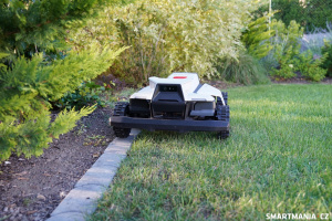 Segway Navimow X450 při sekání zahrady Segway Navimow X450 při sekání zahrady