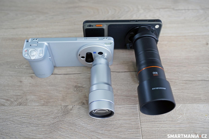 Vivo X300 Ultra a Oppo Find X9 Ultra s nasazeným telekonvertorem