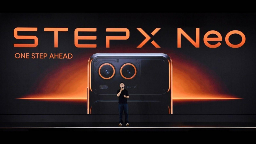 Chytrý telefon StepX Neo s agentní AI