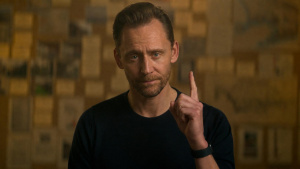 Snímek z dokumentu Pompeje: Město zmrazené v čase s Tomem Hiddlestonem