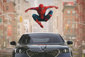 Propagační snímek Spider-Mana a BMW