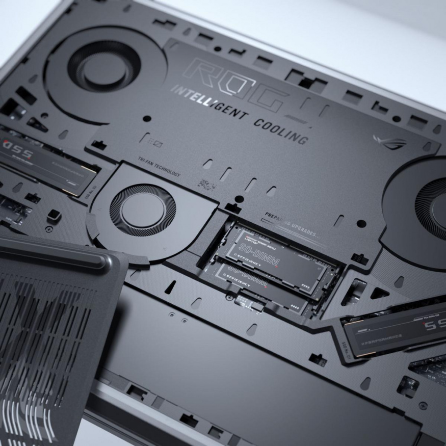 Rog Strix Scar 18 2026 zevnitř Rog Strix Scar 18 2026 zevnitř