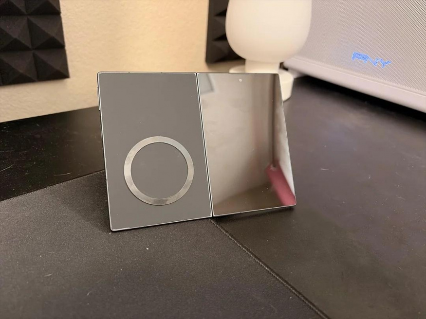 Galaxy Z Fold 8 bez zadních fotoaparátů Galaxy Z Fold 8 bez zadních fotoaparátů