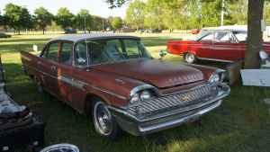 Chrysler Windsor 1958 Chrysler Windsor z roku 1958 na automobilovém srazu
