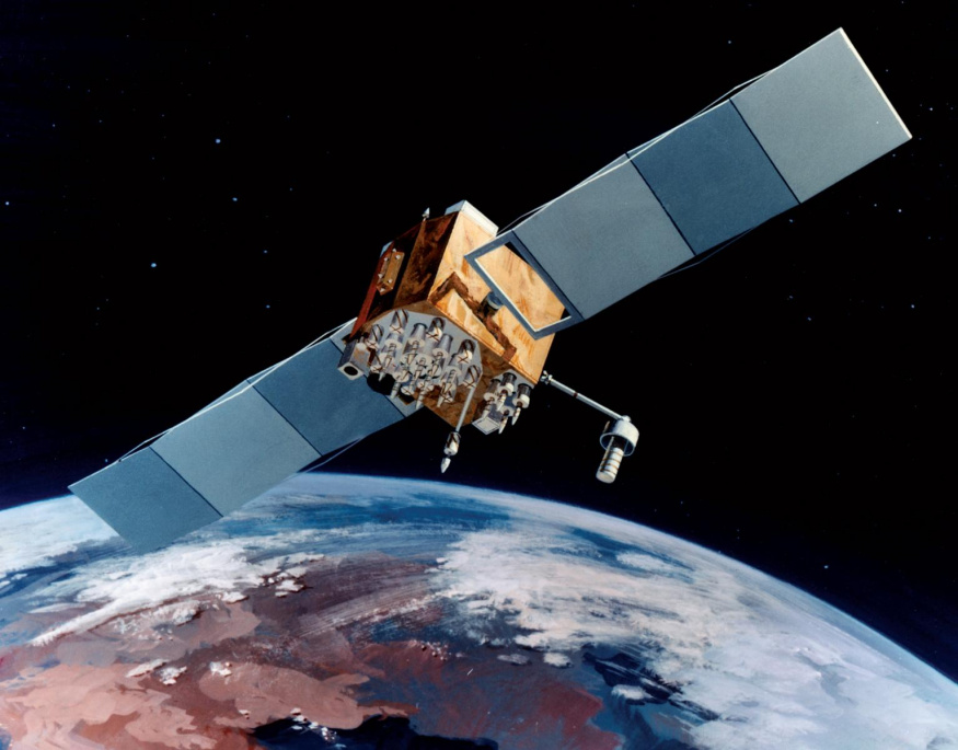 Družice NAVSTAR systému GPS Družice NAVSTAR GPS nad zemským povrchem