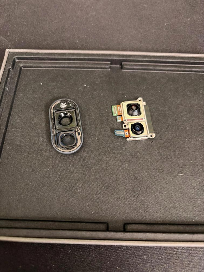Vyjmuté fotoaparáty z Galaxy Z Fold 8 Vyjmuté fotoaparáty z Galaxy Z Fold 8
