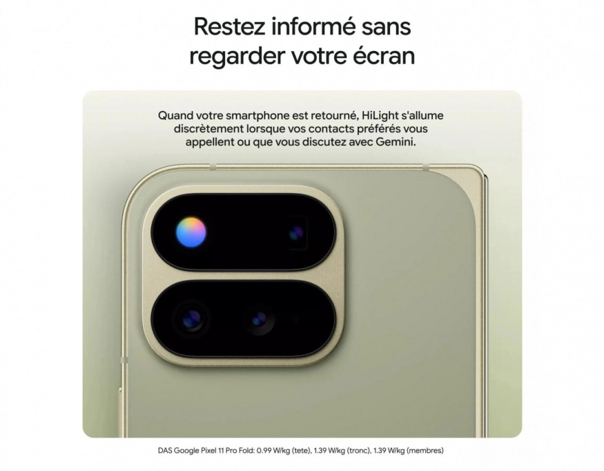 Promo fotografie Pixelu 11 Pro Fold s popisem funkce HiLight Promo fotografie Pixelu 11 Pro Fold s popisem funkce HiLight