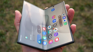Samsung Galaxy Z Fold 8 Ultra v podrobné recenzi