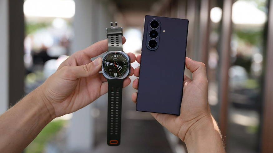 Zařízení Samsung Galaxy Z Fold 8 a Watch Ultra 2 Zařízení Samsung Galaxy Z Fold 8 a Watch Ultra 2