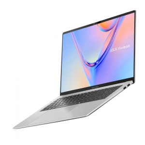 Asus Vivobook S16 ve stříbrné barvě Asus Vivobook S16 ve stříbrné barvě