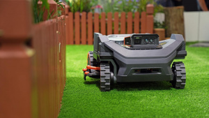 Segway Navimow H5 Pro se chlubí nejmodernějšími technologiemi, trávu díky výsuvnému ramenu doseká až k okraji