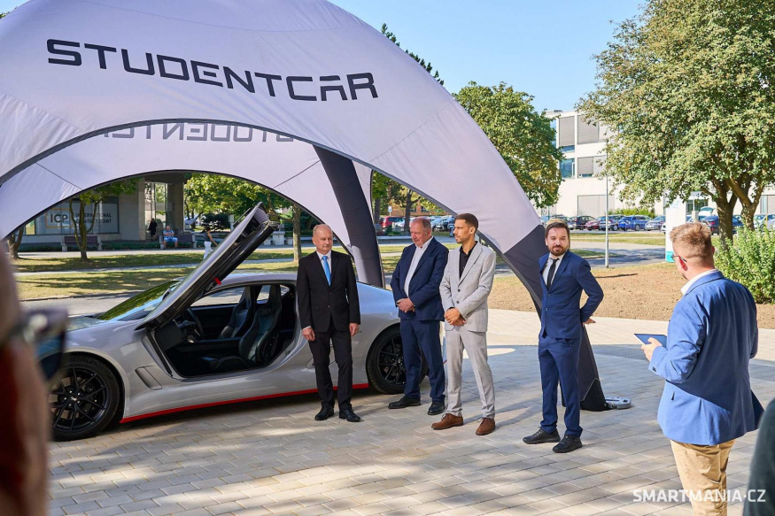 Sportovní elektromobil StudentCar Titan na premiéře na VŠB-TUO Sportovní elektromobil StudentCar Titan na premiéře na VŠB-TUO