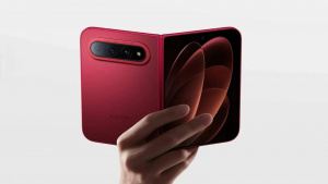 Xiaomi 18 Fold v červené barvě
