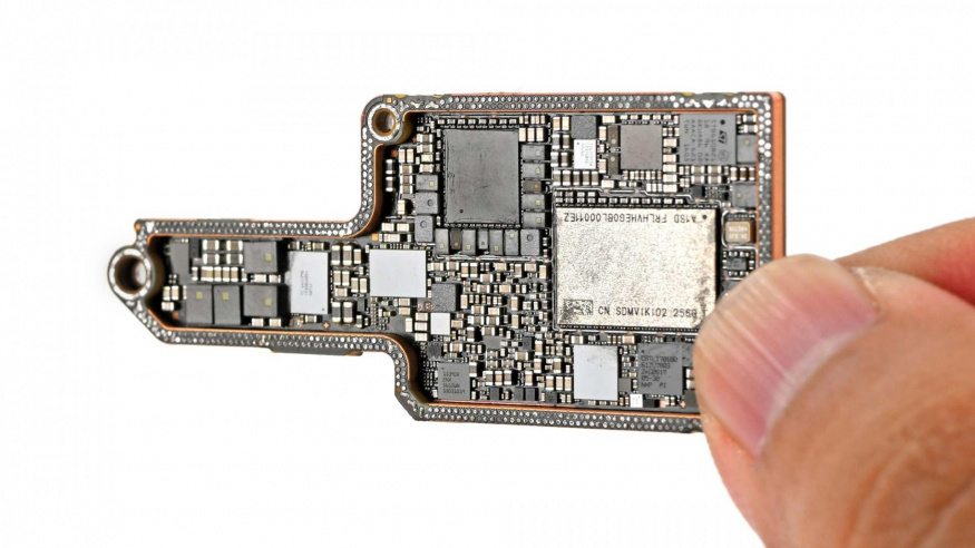 Základní deska nového iPhone 18 Pro Základní deska nového iPhone 18 Pro
