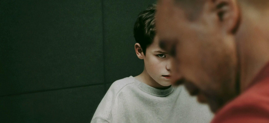 Adolescent – oficiální fotografie Netflixu Owen Cooper jako Jamie v seriálu Adolescent