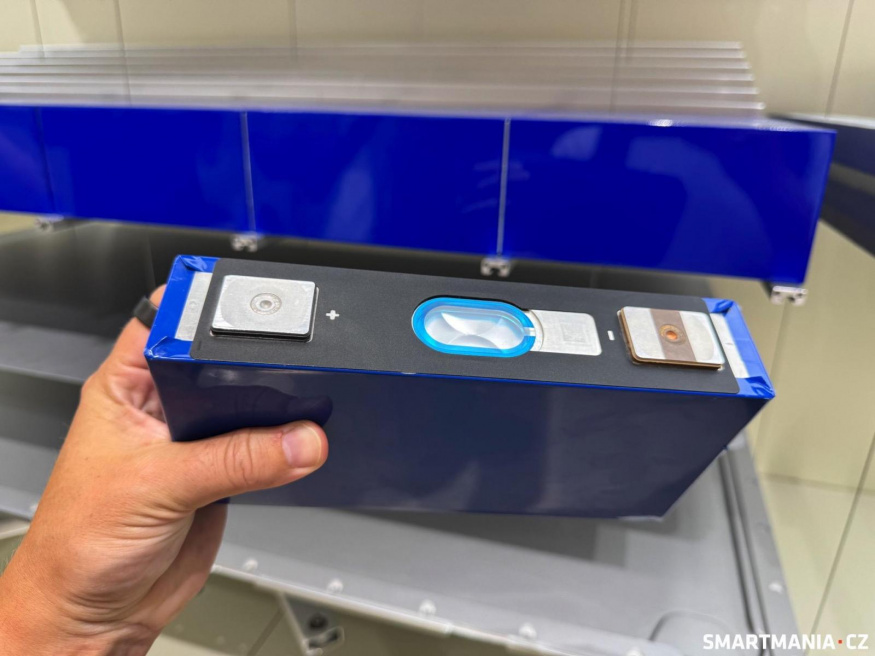 Bateriový článek elektromobilu Xiaomi SU7 Prototyp velkého prizmatického bateriového článku