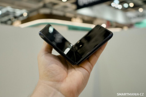 Maketa chystaného ohebného smartphonu iPhone Ultra Maketa chystaného ohebného smartphonu iPhone Ultra