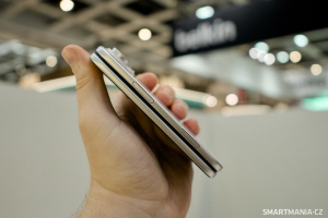 Maketa chystaného ohebného smartphonu iPhone Ultra Maketa chystaného ohebného smartphonu iPhone Ultra
