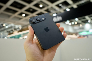 Maketa chystaného ohebného smartphonu iPhone Ultra Maketa chystaného ohebného smartphonu iPhone Ultra