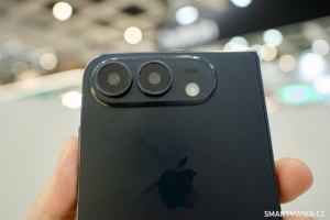 Maketa chystaného ohebného smartphonu iPhone Ultra Maketa chystaného ohebného smartphonu iPhone Ultra