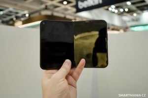Maketa chystaného ohebného smartphonu iPhone Ultra Maketa chystaného ohebného smartphonu iPhone Ultra
