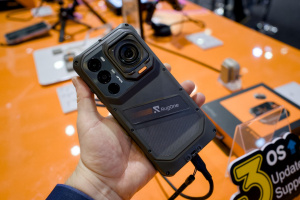 Chytrý odolný telefon RugOne Xsnap 7 Pro na veletrhu IFA v Berlíně
