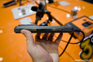 Chytrý odolný telefon RugOne Xsnap 7 Pro na veletrhu IFA v Berlíně Chytrý odolný telefon RugOne Xsnap 7 Pro na veletrhu IFA v Berlíně