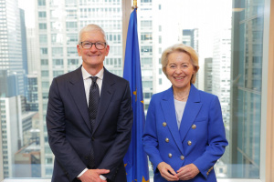 Tim Cook s Ursulou von der Leyen