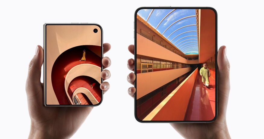 iPhone Duo v zavřeném a otevřeném stavu iPhone Duo v zavřeném a otevřeném stavu