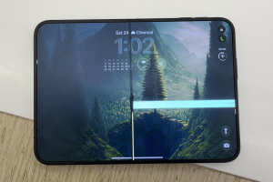 Cracked Screen (2) Cracked Screen (2)