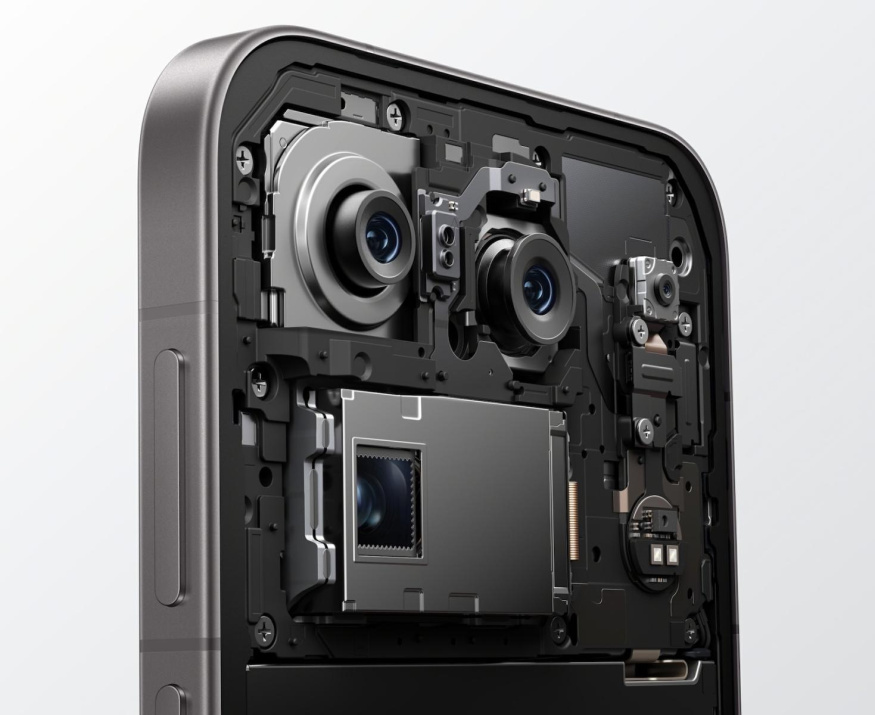 Detail fotomodulu u Oppo Find X10 Pro Max Detail fotomodulu u Oppo Find X10 Pro Max
