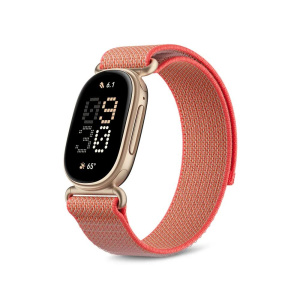Fitbit Edge na tiskovém snímku Fitbit Edge na tiskovém snímku