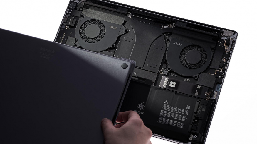 Surface Laptop Ultra zevnitř Surface Laptop Ultra zevnitř