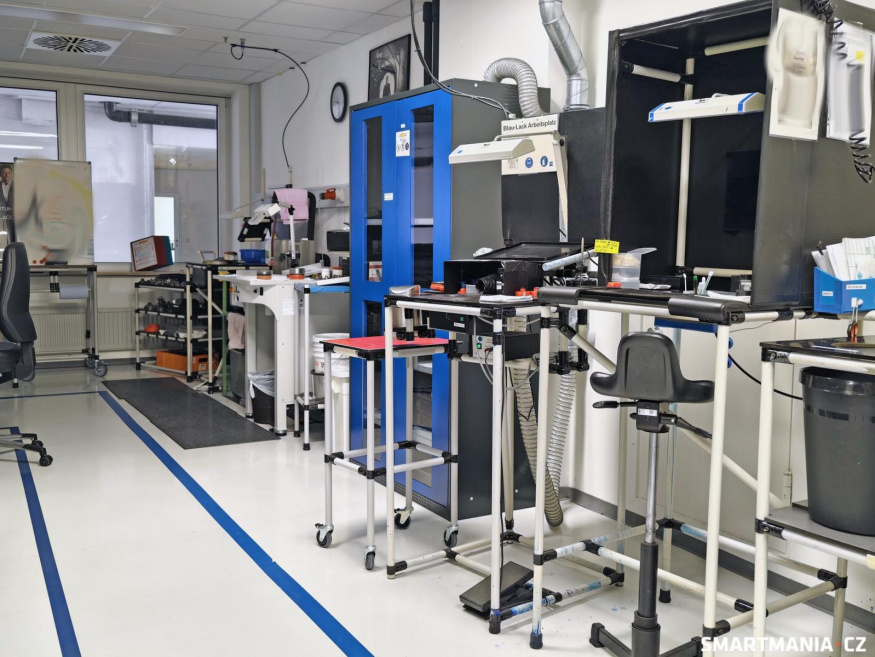 Jedna z vývojových laboratoří značky Zeiss Jedna z vývojových laboratoří značky Zeiss