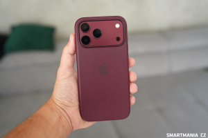 iPhone 18 Pro Max v originálním silikonovém krytu od Applu iPhone 18 Pro Max v originálním silikonovém krytu od Applu
